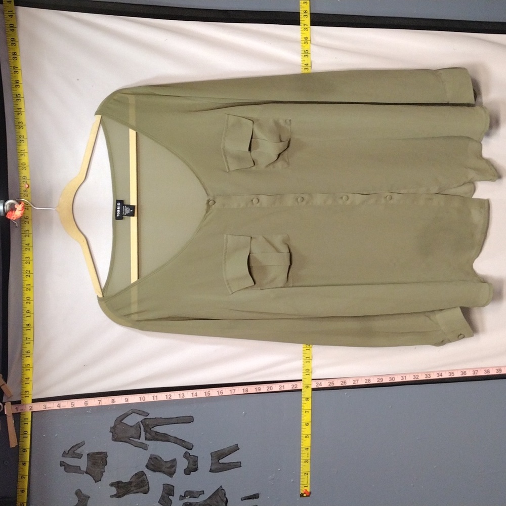 Jade Torrid Shirt - Missing A Button - image 1